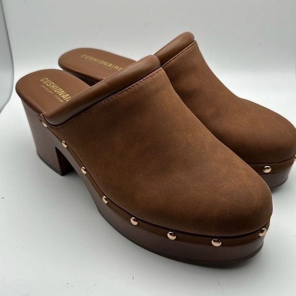CUSHIONAIRE Women's Faux Wood Clog 8.5 WIDE CHESTNUT - Picture 1 of 7